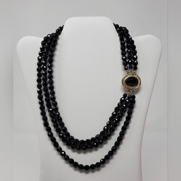 VINTAGE HOBE SIGNED THREE STRAND BLACK FACETED BEAD NECKLACE BOX CLASP JEWELRY - Picture 1 of 12